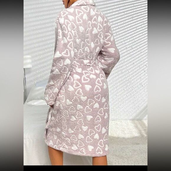 NWT- LADIES PLUSH, SOFT COZY BELTED ROBE- SIZE MED - Picture 5 of 6